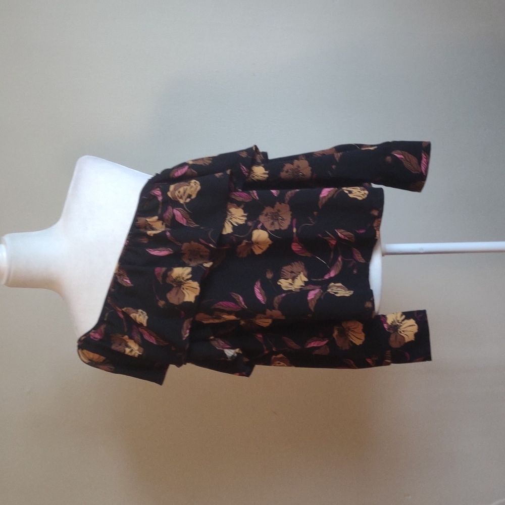 Leith bardot top. Dark floral print. Size M